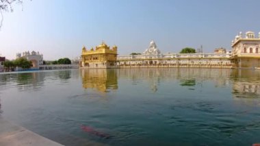 Altın Tapınak, Hindistan 'ın Pencap kentindeki Amritsar şehrinde bulunan bir gurdwara..