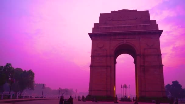 Das India Gate Ist Ein Kriegerdenkmal Der Nähe Des Kartavya — Stockvideo