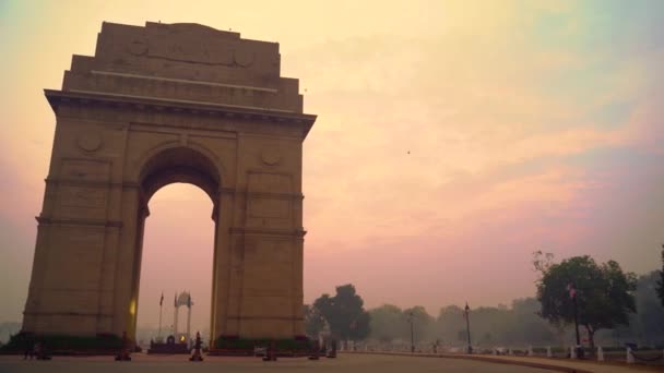 Intian Portti Sotamuistomerkki Joka Sijaitsee Lähellä Kartavya Polkua New Delhin — kuvapankkivideo