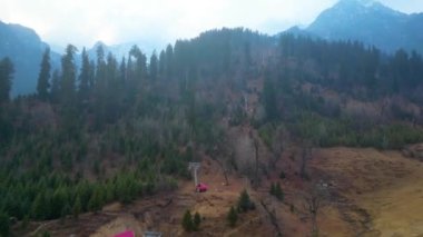 Manali Dağı Yeşil Arazi Hava Manzarası Citi ve Snow Hills Kokser ve Sonmarg