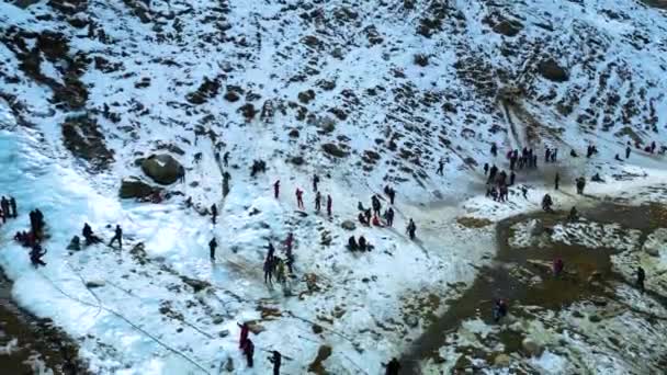 Luftaufnahme Citi Von Manali Mountain Greenery Landschaft Und Snow Hills — Stockvideo