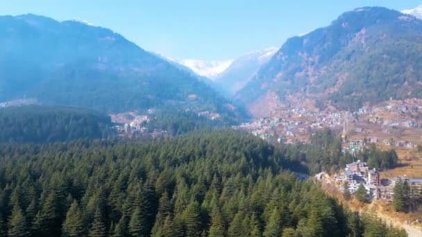 Luftfoto Citi Manali Mountain Greenery Landskab Snow Hills Kokser Sonmarg – Stock-video