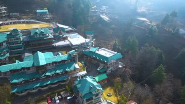 Manali Dağı Yeşil Arazi Hava Manzarası Citi ve Snow Hills Kokser ve Sonmarg 