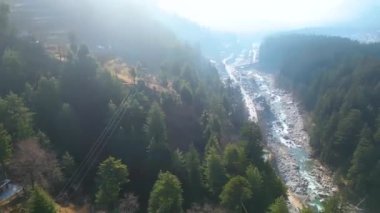 Manali Dağı Yeşil Arazi Hava Manzarası Citi ve Snow Hills Kokser ve Sonmarg 