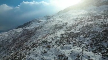 Manali Dağı Yeşil Arazi Hava Manzarası Citi ve Snow Hills Kokser ve Sonmarg 