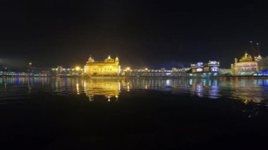 Altın Tapınak Amritsar Hindistan (Sri Harimandir Sahib Amritsar) Altın Tapınak 'ta Gurupurab' ı ve Havai fişekleri Kutla,