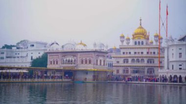 Altın Tapınak Amritsar Hindistan (Sri Harimandir Sahib Amritsar) Altın Tapınak 'ta Gurupurab' ı ve Havai fişekleri Kutla,