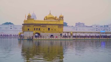 Altın Tapınak Amritsar Hindistan (Sri Harimandir Sahib Amritsar) Altın Tapınak 'ta Gurupurab' ı ve Havai fişekleri Kutla,