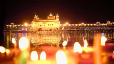 Altın Tapınak Amritsar Hindistan (Sri Harimandir Sahib Amritsar) Altın Tapınak 'ta Gurupurab' ı ve Havai fişekleri Kutla,