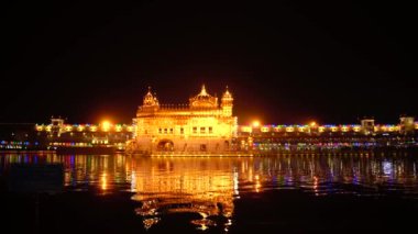 Altın Tapınak Amritsar Hindistan (Sri Harimandir Sahib Amritsar) Altın Tapınak 'ta Gurupurab' ı ve Havai fişekleri Kutla,
