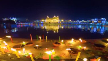 Altın Tapınak Amritsar Hindistan (Sri Harimandir Sahib Amritsar) Altın Tapınak 'ta Gurupurab' ı ve Havai fişekleri Kutla,