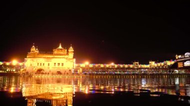 Altın Tapınak Amritsar Hindistan (Sri Harimandir Sahib Amritsar) Altın Tapınak 'ta Gurupurab' ı ve Havai fişekleri Kutla,