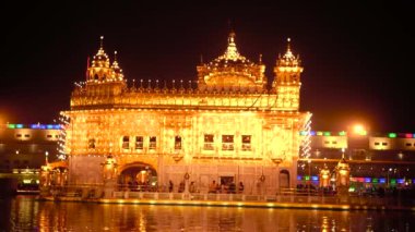 Altın Tapınak Amritsar Hindistan (Sri Harimandir Sahib Amritsar) Altın Tapınak 'ta Gurupurab' ı ve Havai fişekleri Kutla,