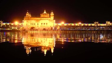 Altın Tapınak Amritsar Hindistan (Sri Harimandir Sahib Amritsar) Altın Tapınak 'ta Gurupurab' ı ve Havai fişekleri Kutla,