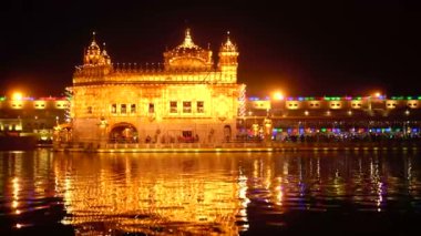 Altın Tapınak Amritsar Hindistan (Sri Harimandir Sahib Amritsar) Altın Tapınak 'ta Gurupurab' ı ve Havai fişekleri Kutla,