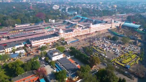 Varanashi Tren Istasyonunun Hava Görüntüsü Drone Tren Istasyonu — Stok video