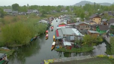 Dal Gölü, Srinagar, Jammu ve Kashmir 'in hava manzarası, Hindistan.