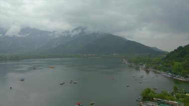 Dal Gölü, Srinagar, Jammu ve Kashmir 'in hava manzarası, Hindistan.