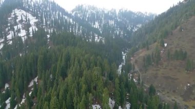 Doodhpathri 'nin Hava Görüntüsü, Jammu ve Kashmir' in Budgam Bölgesi, Hindistan.
