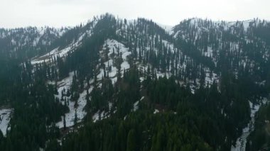 Doodhpathri 'nin Hava Görüntüsü, Jammu ve Kashmir' in Budgam Bölgesi, Hindistan.