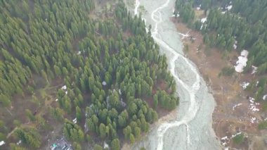 Doodhpathri 'nin Hava Görüntüsü, Jammu ve Kashmir' in Budgam Bölgesi, Hindistan.