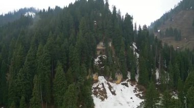 Doodhpathri 'nin Hava Görüntüsü, Jammu ve Kashmir' in Budgam Bölgesi, Hindistan.