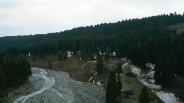 Doodhpathri 'nin Hava Görüntüsü, Jammu ve Kashmir' in Budgam Bölgesi, Hindistan.