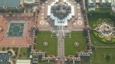 Hindistan 'ın en büyük Hindu tapınaklarından biri olan Yeni Delhi' deki Akshardham Tapınağı 'nın Hava Görüntüsü