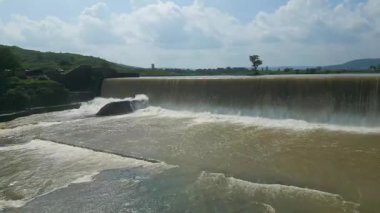 Şelale Rajdari Devdari ve Latif Şah Barajı ve Chandraprabha Gölü Havacılık Manzarası