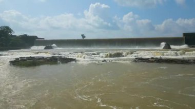 Şelale Rajdari Devdari ve Latif Şah Barajı ve Chandraprabha Gölü Havacılık Manzarası