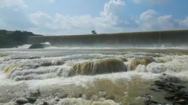 Şelale Rajdari Devdari ve Latif Şah Barajı ve Chandraprabha Gölü Havacılık Manzarası