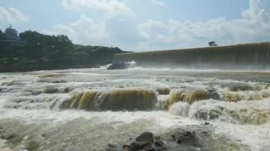Şelale Rajdari Devdari ve Latif Şah Barajı ve Chandraprabha Gölü Havacılık Manzarası