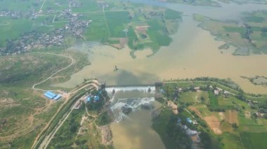 Şelale Rajdari Devdari ve Latif Şah Barajı ve Chandraprabha Gölü Havacılık Manzarası