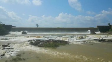 Şelale Rajdari Devdari ve Latif Şah Barajı ve Chandraprabha Gölü Havacılık Manzarası