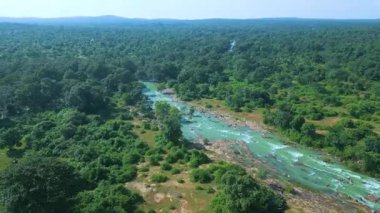 Şelale Rajdari Devdari ve Latif Şah Barajı ve Chandraprabha Gölü Havacılık Manzarası