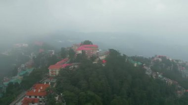 Shimla Hill İstasyonu Hava Görüntüleme AVM Yolu ve Jakho Tapınağı