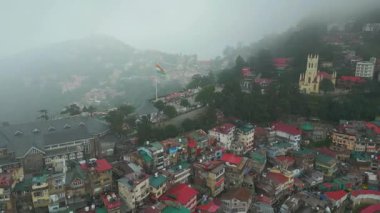 Shimla Hill İstasyonu Hava Görüntüleme AVM Yolu ve Jakho Tapınağı