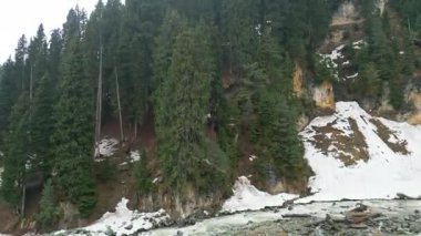 Doodhpathri 'nin Hava Görüntüsü, Jammu ve Kashmir' in Budgam Bölgesi, Hindistan.