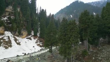 Doodhpathri 'nin Hava Görüntüsü, Jammu ve Kashmir' in Budgam Bölgesi, Hindistan.