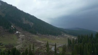 Doodhpathri 'nin Hava Görüntüsü, Jammu ve Kashmir' in Budgam Bölgesi, Hindistan.