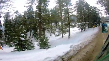 Demiryolundaki ön koltuk ve Kashmir 'deki otobüs yolculuğu ve kar motosikleti gezisi için zaman çizelgesi