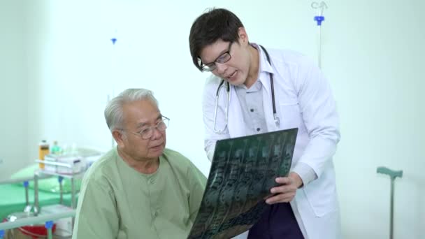 Asian Elder Adult Having Consult Doctor His Disease Doctor Explains — ストック動画