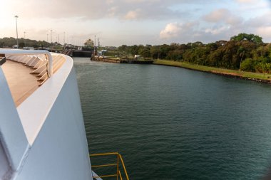 Atlantik kanalı girişine yaklaşılıyor