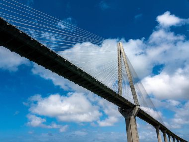 The Atlantic Bridge is a double-pylon, double-plane bridge with a main span of 1,740 ft