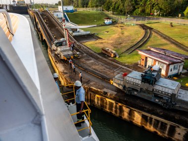 Hat tutucuları pruva hattını yakaladı. Bir Atlantik tarafında kilitleniyor.