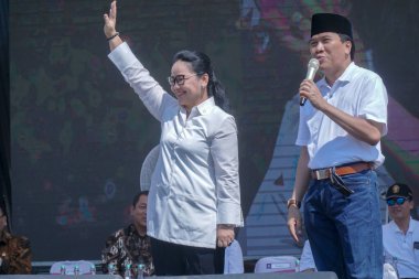 Semarang, Endonezya - 8 Ağustos 2019: Diponegoro Üniversitesi Rektörü Prof. Dr. Yos Johan Utama, S.H., M.Hum ODM 2019 'da yeni öğrenciler için konuşmalar yapıyor ve teşvik ediyor.