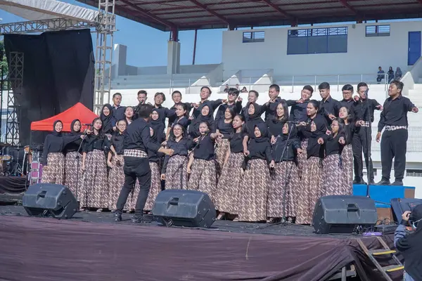 Semarang Indonézia Augusztus 2019 Diponegoro University Kórus Csapat Üdvözlő Diákok — Stock Fotó