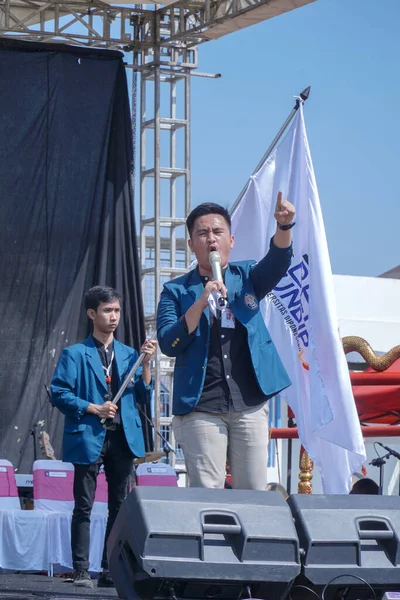 Semarang Indonesien August 2019 Der Vorsitzende Der Studentenvertretung Undip Begrüßt — Stockfoto