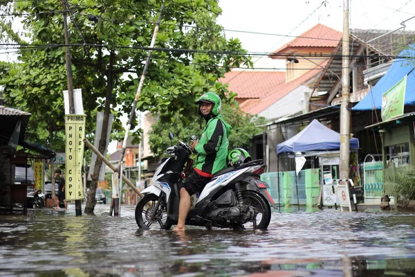 Semarang Indonesia January 2023 Activities Residents Affected Flooding Tlogosari Semarang — Stock Photo, Image