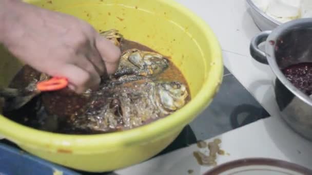 Peixe Gurami Grelhado Gurami Bakar Dos Pratos Indonésios Que Feito — Vídeo de Stock